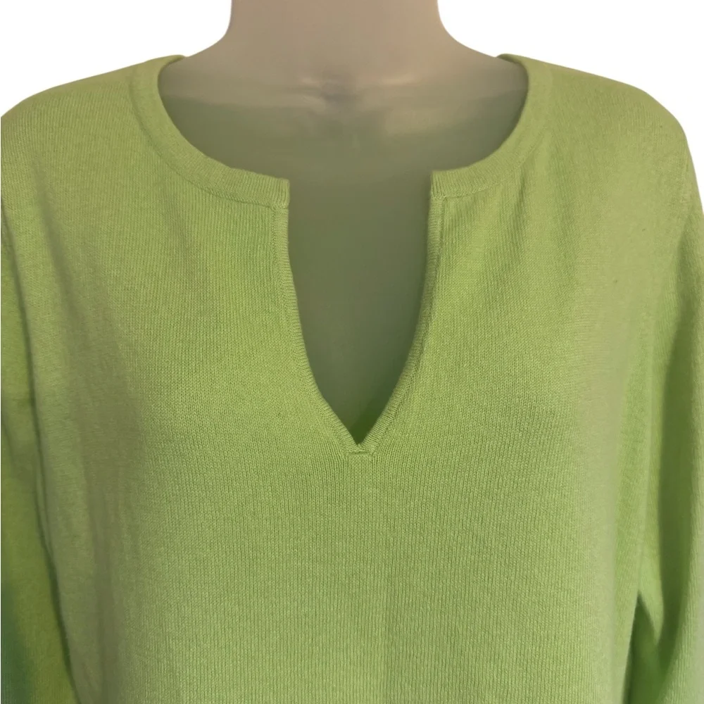 NWT GAP Women's V-Neck Lime SPRING Sweater   LARGE    #I - Picture 2 of 9
